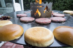 80 cm Feuerplatte von Grillrost.com getestet