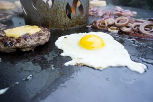 80 cm Feuerplatte von Grillrost.com getestet