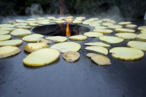 80 cm Feuerplatte von Grillrost.com getestet