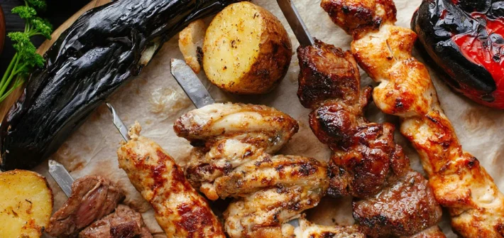 BQQ Grill Gemüse Fleisch Essen Saucen