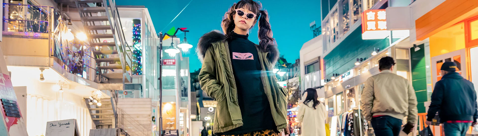 Frau in Innenstadt Großstadt Laufsteg