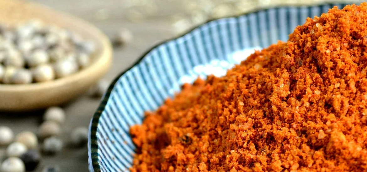 Paprikagewürz in einer Schale